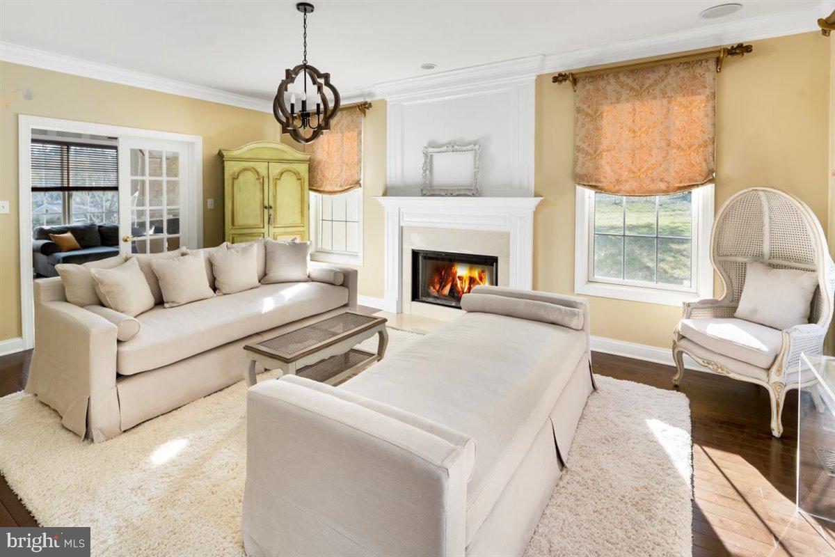 2075 County Line Road Villanova, PA 19085 - Photo 7 of 46 Living Room
