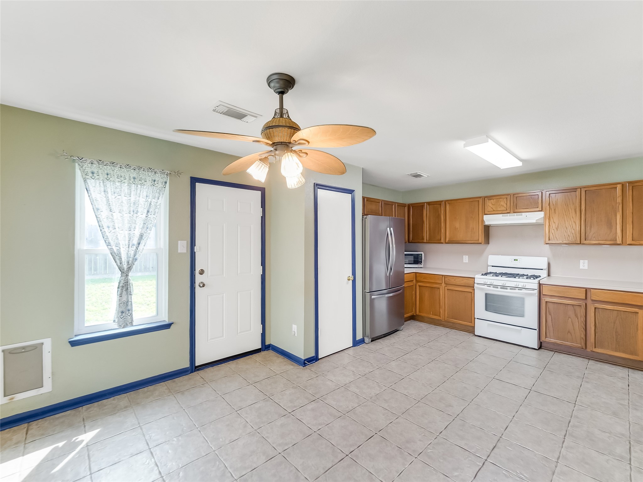 20911 Harvest Terrace Lane Spring, TX 77379 - Photo 10 of 27 Breakfast Nook leading to back door