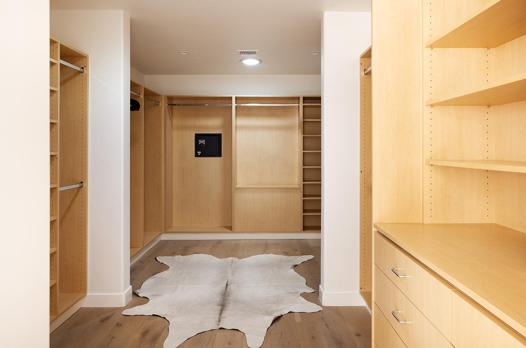 72355 Morningstar Road Rancho Mirage, CA 92270 - Photo 22 of 50 a bathroom with a tub shower and a sink