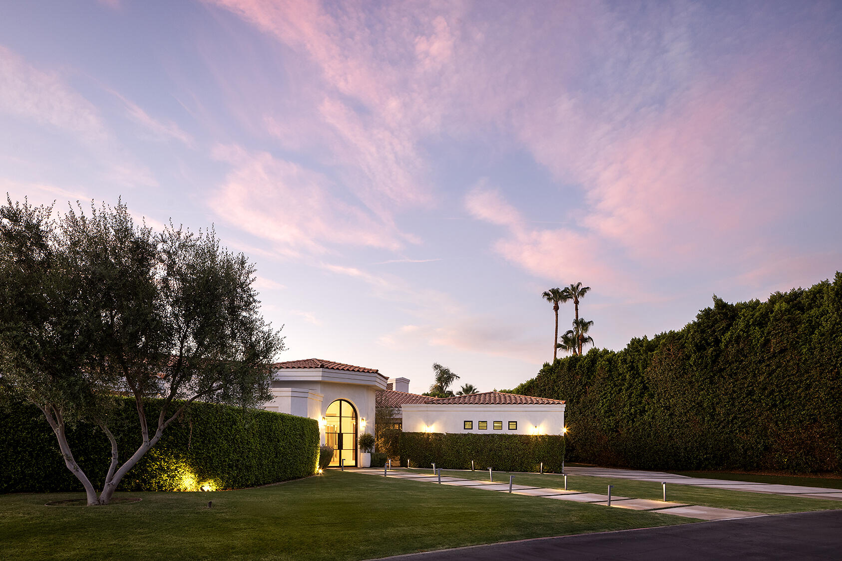 72355 Morningstar Road Rancho Mirage, CA 92270 - Photo 49 of 50 a view of residential houses with yard and entertaining space