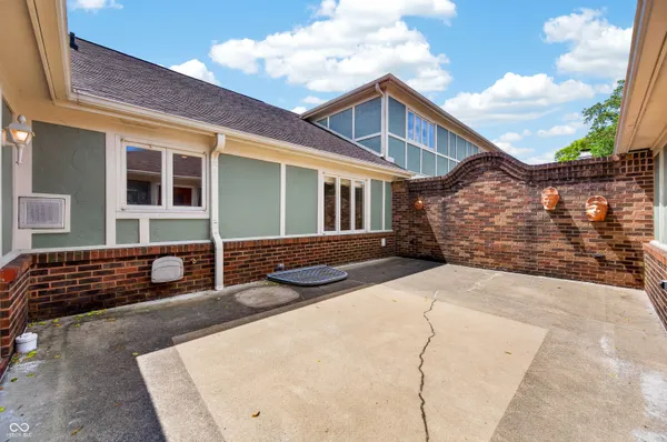 $324,900 | 3980 Waycross Drive, Columbus, IN 47203