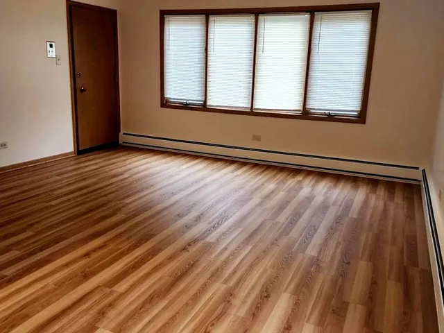 $1,950 | 10431 South Keating Avenue, Unit 4, Oak Lawn, IL 60453