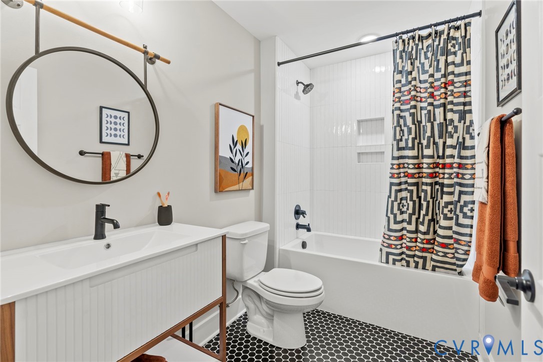 4764 Gooden Trail Quinton, VA 23141 - Photo 39 of 50 Full bathroom with shower / tub combo with curtain