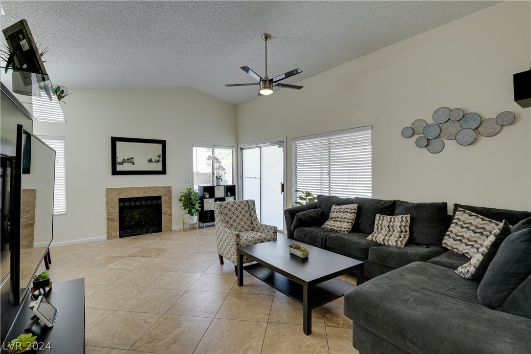 2130 Bowstring Drive Las Vegas, NV 89142 - Photo 5 of 26