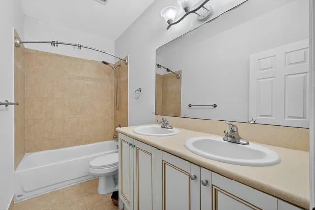 $2,300 | 513 Talia Circle, Palm Springs, FL 33461