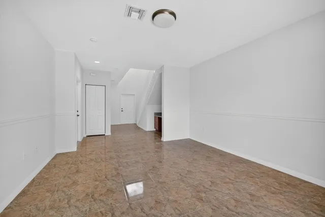 $2,300 | 513 Talia Circle, Palm Springs, FL 33461