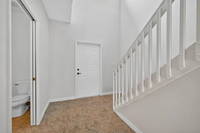 $2,300 | 513 Talia Circle, Palm Springs, FL 33461