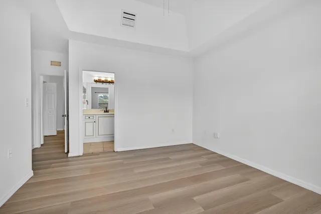 $2,300 | 513 Talia Circle, Palm Springs, FL 33461