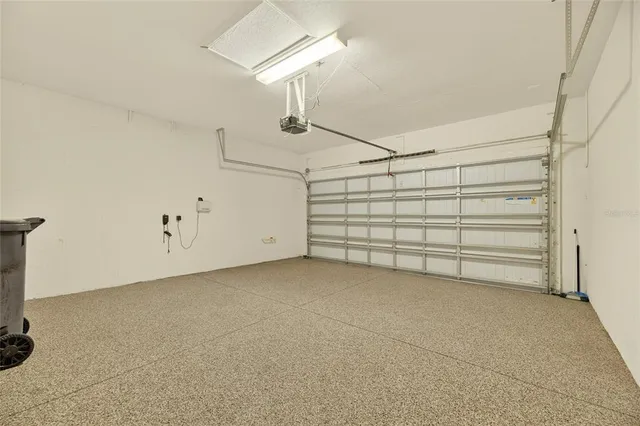 a view of an entryway with a livingroom