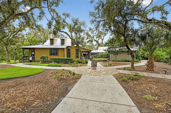 $432,000 | 5811 Caldera Ridge Drive, Lithia, FL 33547