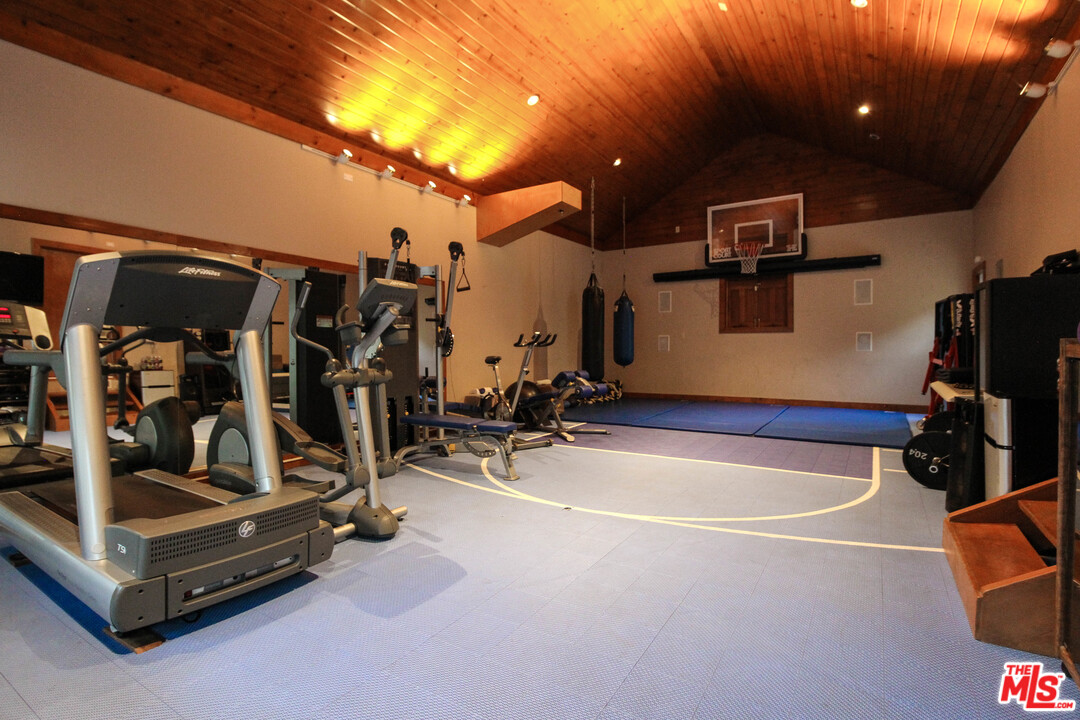 9996 Sunset Boulevard Beverly Hills, CA 90210 - Photo 18 of 31