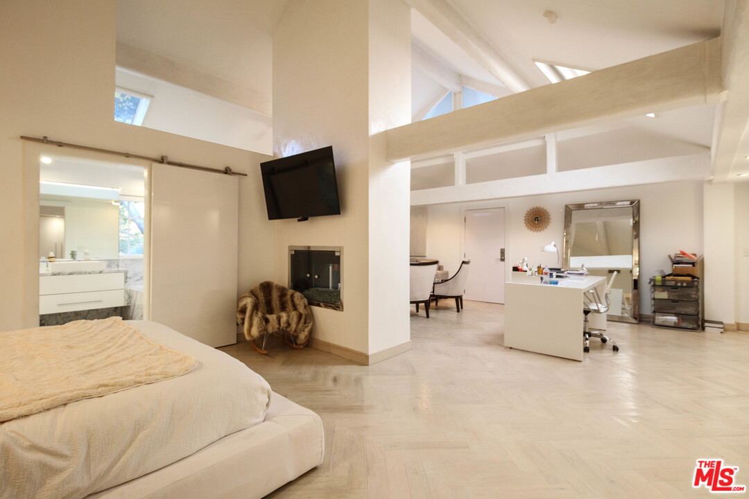 9996 Sunset Boulevard Beverly Hills, CA 90210 - Photo 19 of 31