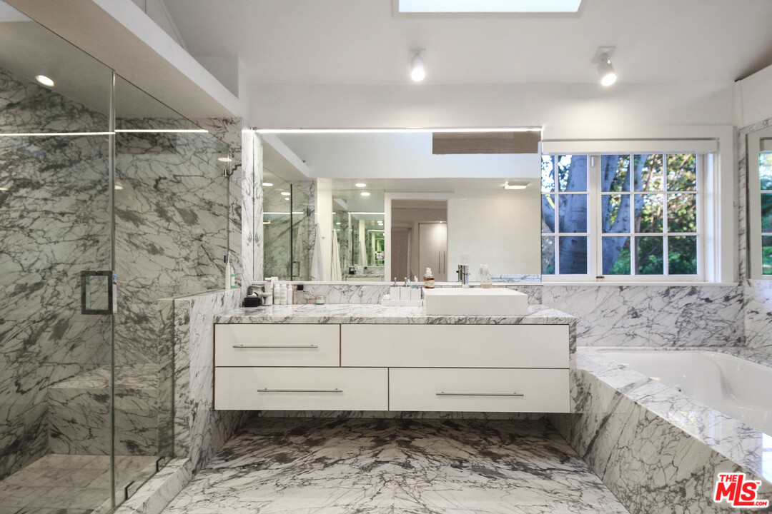 9996 Sunset Boulevard Beverly Hills, CA 90210 - Photo 21 of 31