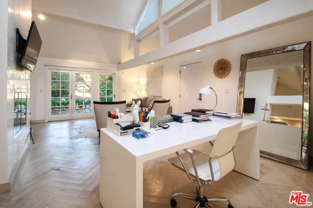 9996 Sunset Boulevard Beverly Hills, CA 90210 - Photo 22 of 31