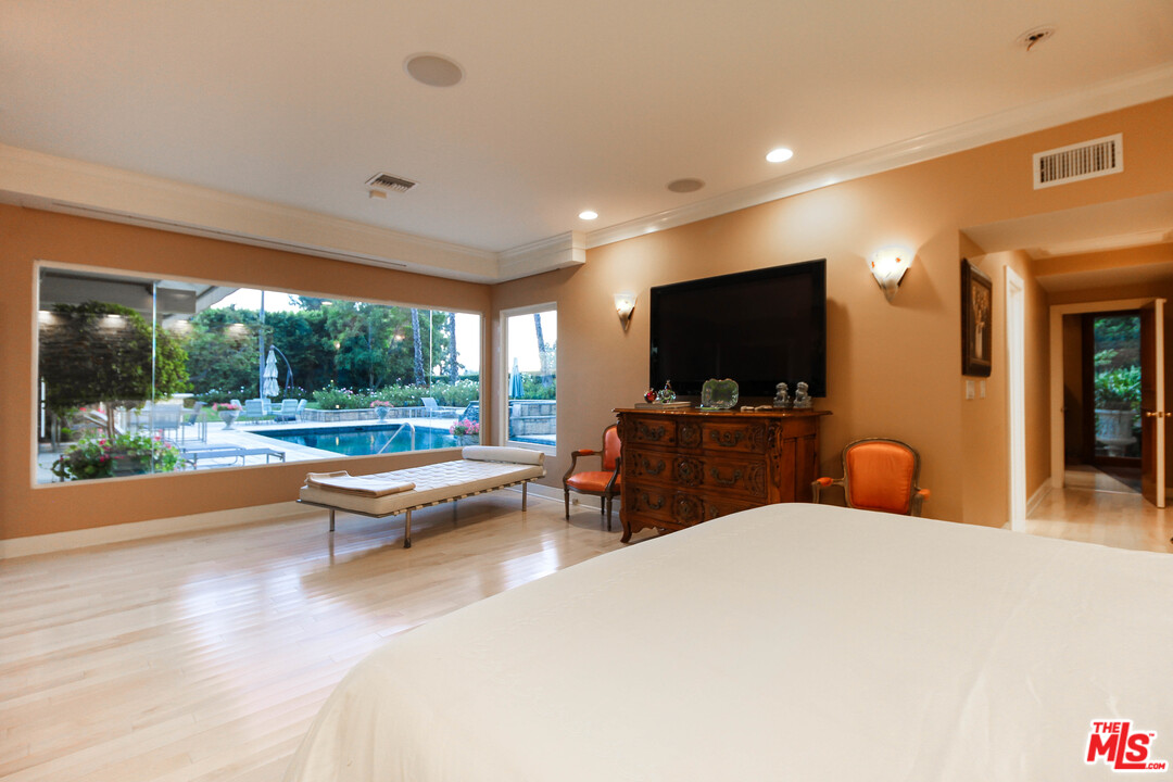 9996 Sunset Boulevard Beverly Hills, CA 90210 - Photo 23 of 31