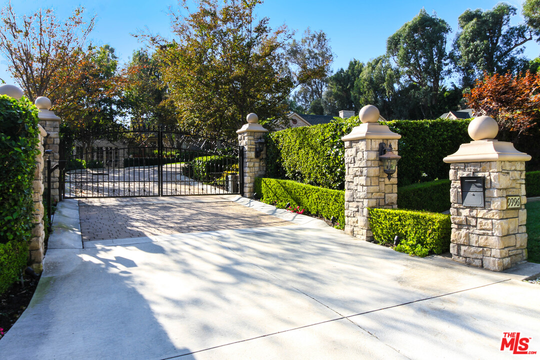 9996 Sunset Boulevard Beverly Hills, CA 90210 - Photo 4 of 31