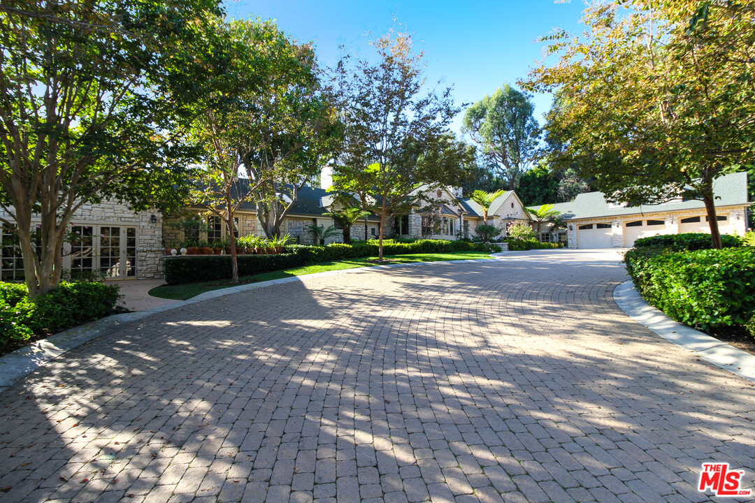 9996 Sunset Boulevard Beverly Hills, CA 90210 - Photo 5 of 31