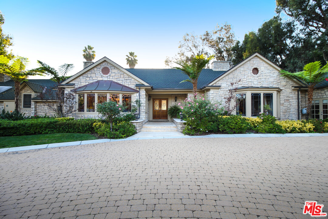 9996 Sunset Boulevard Beverly Hills, CA 90210 - Photo 7 of 31