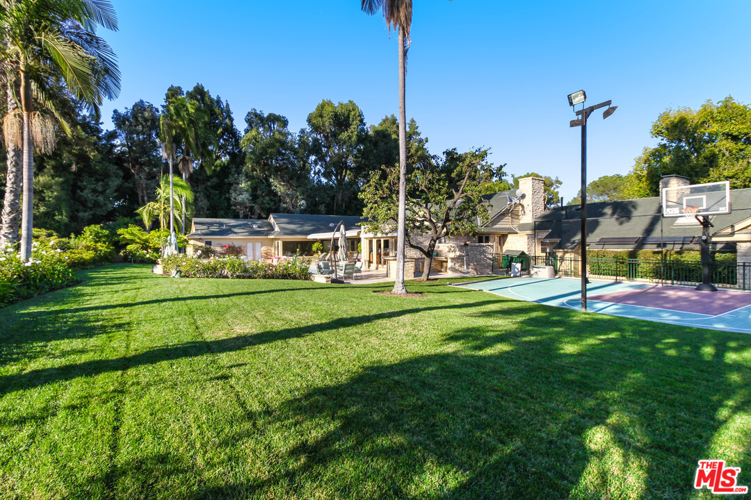 9996 Sunset Boulevard Beverly Hills, CA 90210 - Photo 10 of 31