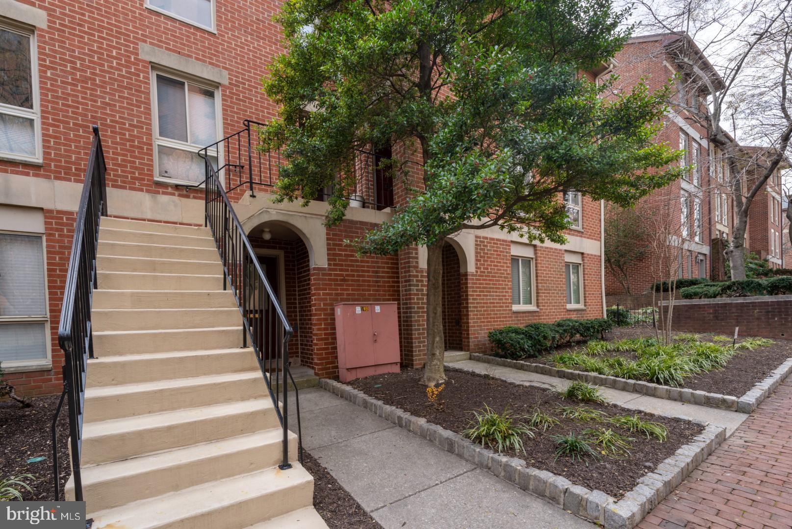 35 Andrew Place, Unit R112 Baltimore, MD 21201 - Photo 2 of 27