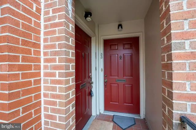 $1,950 | 35 Andrew Place, Unit R112, Baltimore, MD 21201