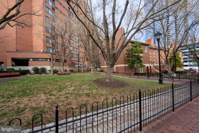 $1,950 | 35 Andrew Place, Unit R112, Baltimore, MD 21201