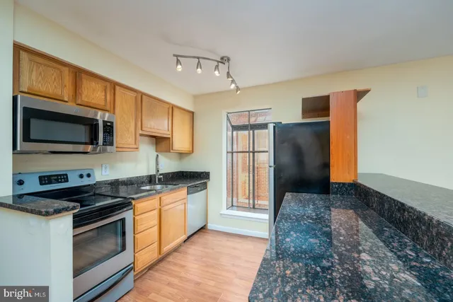 $1,950 | 35 Andrew Place, Unit R112, Baltimore, MD 21201