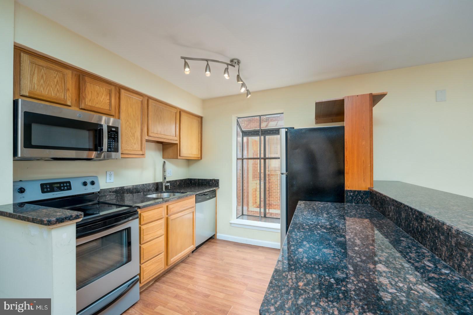 35 Andrew Place, Unit R112 Baltimore, MD 21201 - Photo 7 of 27