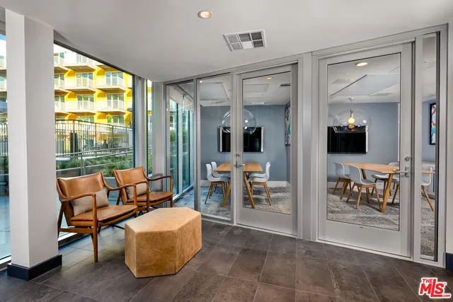 $2,676 | 750 South Oxford Avenue, Unit 307, Los Angeles, CA 90005