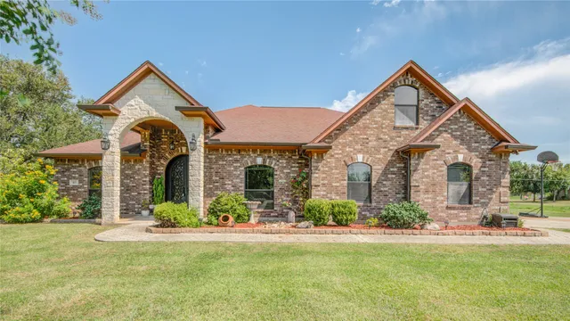 $399,900 | 423 Elm Street, Oyster Creek, TX 77541