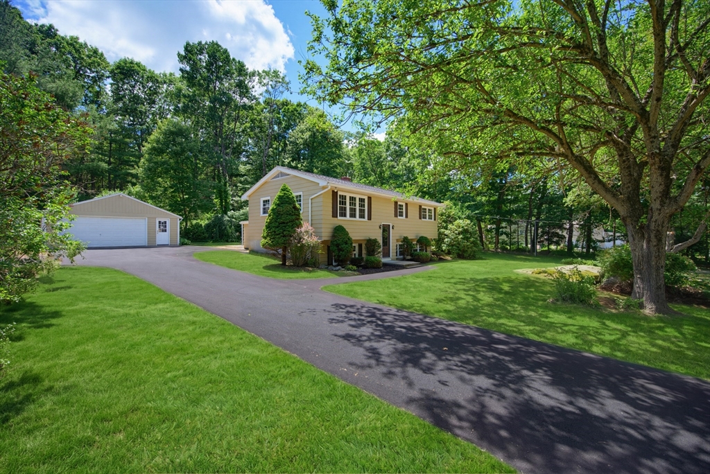 385 River Road Uxbridge, MA 01569 - Photo 2 of 34