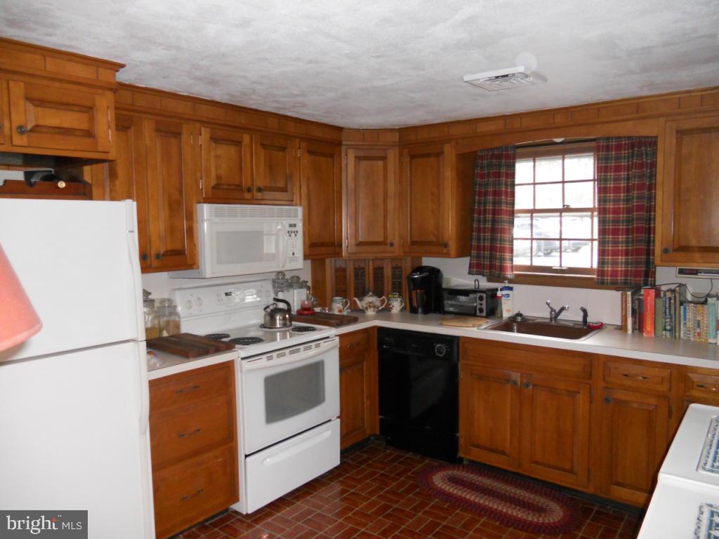 646 Aberdeen Road Elizabethtown, PA 17022 - Photo 2 of 27 Gallery Image 2