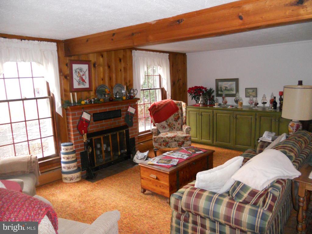 646 Aberdeen Road Elizabethtown, PA 17022 - Photo 5 of 27 Gallery Image 5