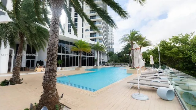 $725,000 | 16385 Biscayne Boulevard, Unit 3117, North Miami Beach, FL 33160