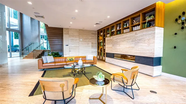 $725,000 | 16385 Biscayne Boulevard, Unit 3117, North Miami Beach, FL 33160