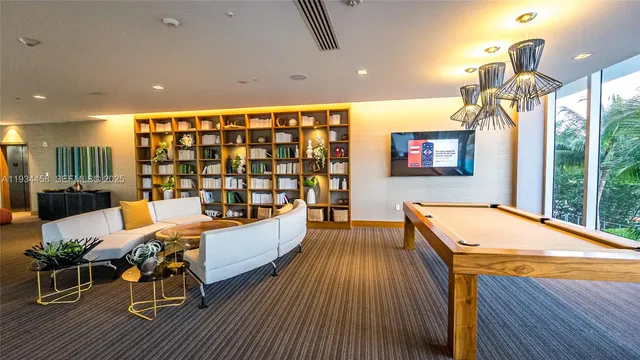 $725,000 | 16385 Biscayne Boulevard, Unit 3117, North Miami Beach, FL 33160