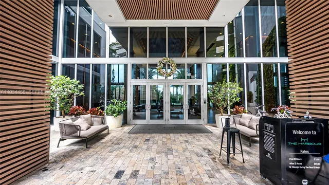 $725,000 | 16385 Biscayne Boulevard, Unit 3117, North Miami Beach, FL 33160