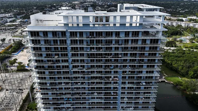 $725,000 | 16385 Biscayne Boulevard, Unit 3117, North Miami Beach, FL 33160