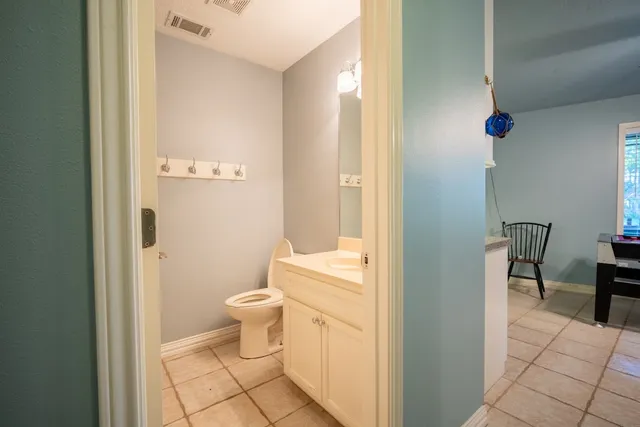 a view of a partially built entryway