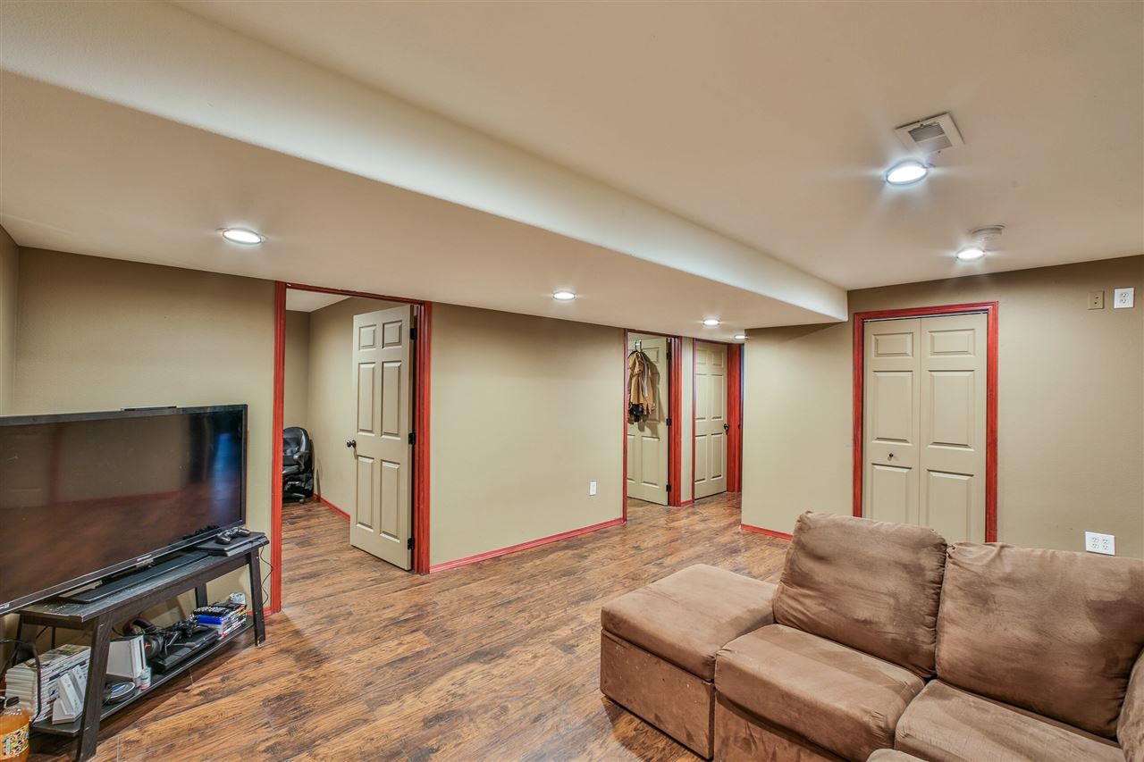1304 East Owens Road Chattaroy, WA 99003 - Photo 11 of 20 Gallery Image 11