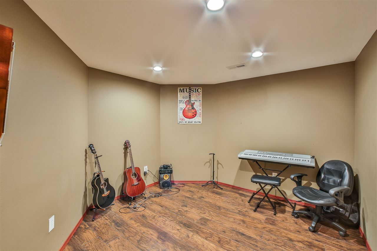 1304 East Owens Road Chattaroy, WA 99003 - Photo 15 of 20 Gallery Image 15