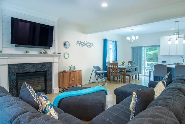 $4,500 | 5 Morse Avenue, Unit 1, Plainville, MA 02762