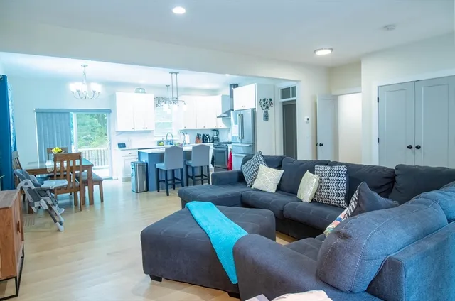 $4,500 | 5 Morse Avenue, Unit 1, Plainville, MA 02762