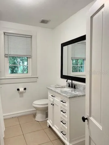 $1,250 | 330 South Woodland Boulevard, Unit 4, Deland, FL 32720