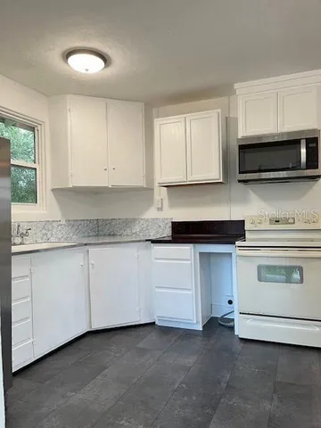 $1,250 | 330 South Woodland Boulevard, Unit 4, Deland, FL 32720