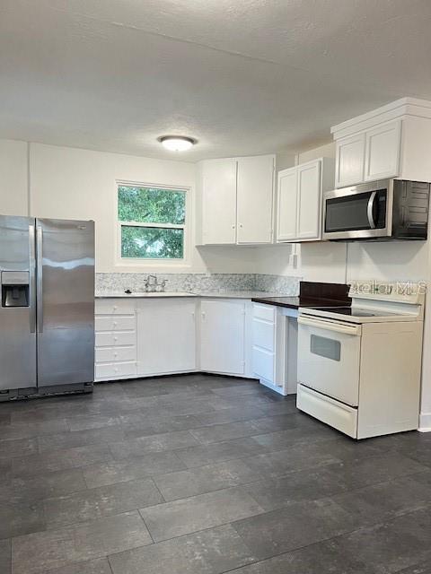 330 South Woodland Boulevard, Unit 4 Deland, FL 32720 - Photo 5 of 12