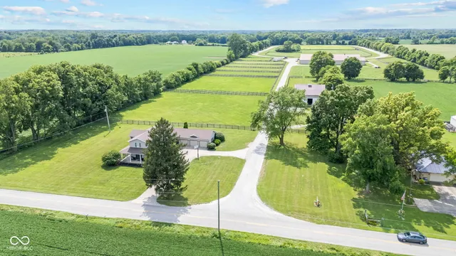 $1,899,900 | 5479 South 200 East, Anderson, IN 46017