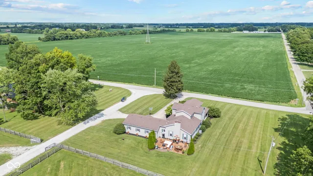 $1,899,900 | 5479 South 200 East, Anderson, IN 46017
