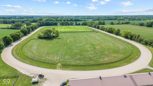 $1,600,000 | 5479 South 200 East, Anderson, IN 46017