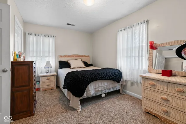 $1,899,900 | 5479 South 200 East, Anderson, IN 46017